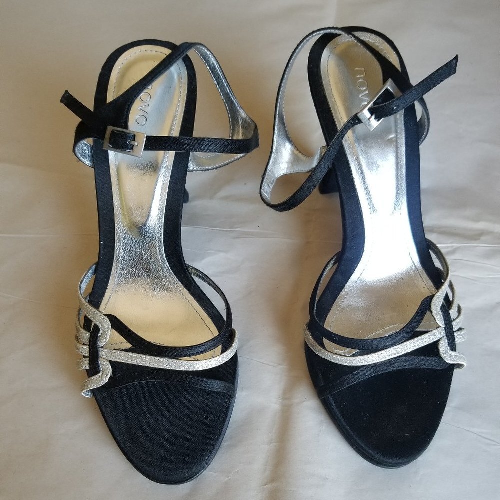 Novo NWOB womens dress sandals size 35